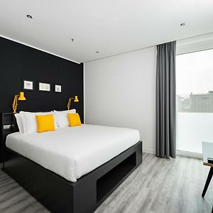 Studio accessibile ai disabili con letto king size